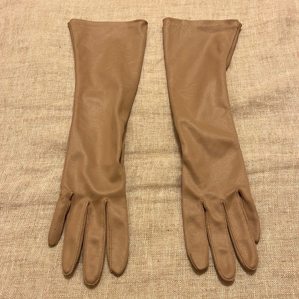 Beige gloves vintage